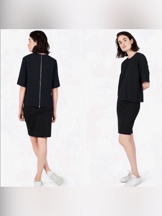 Everlane Tops - Everlane Japanese Navy GoWeave Zip-Back Top size 10